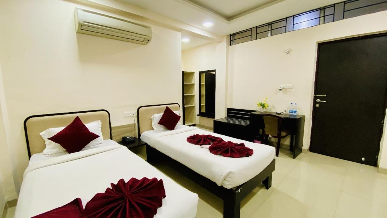 The Richi Rich Hotel And Resort Indore Exterior photo